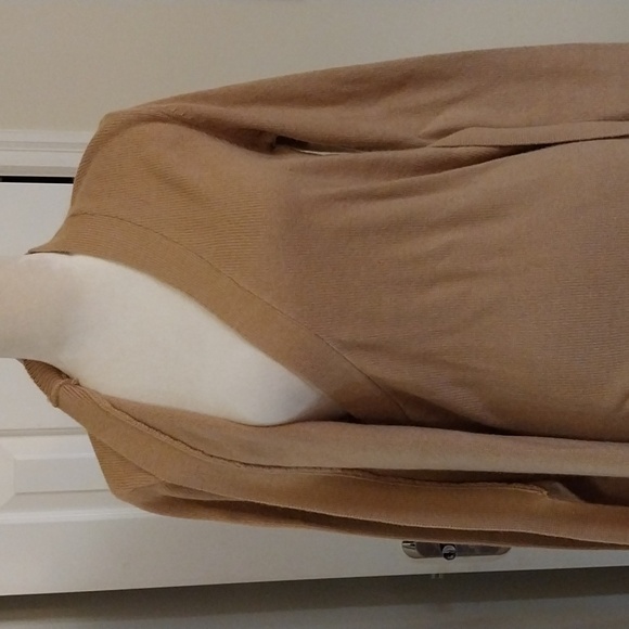 Banana Republic True Wrap Sweater NWT - Picture 5 of 6